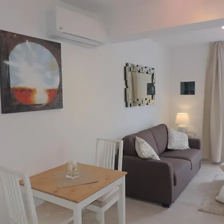 Apartment Gracioseros 106- 2 Bed-gr Floor-ac-uk Tv-wifi