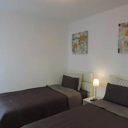 Apartment Gracioseros 106- 2 Bed-gr Floor-ac-uk Tv-wifi *